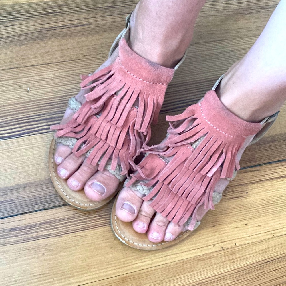 American Eagle Outfitters pink leather fringe sandals